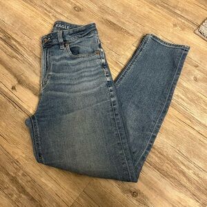 American Eagle Outfitters High-Rise Denim Jeans - Medium Blue Wash